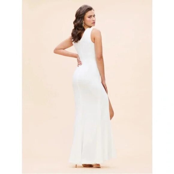 DRESS THE POPULATION Sandra Plunge Crepe Trumpet Gown in Off White Size Medium - Picture 4 of 15